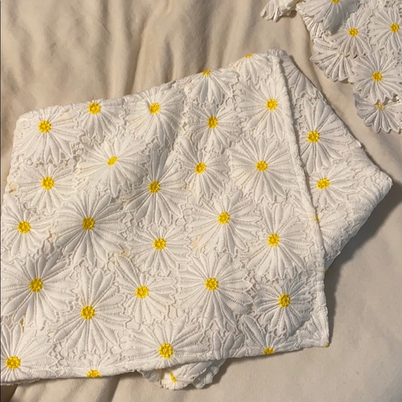 Daisy Two Piece Set - Picture 3 of 4